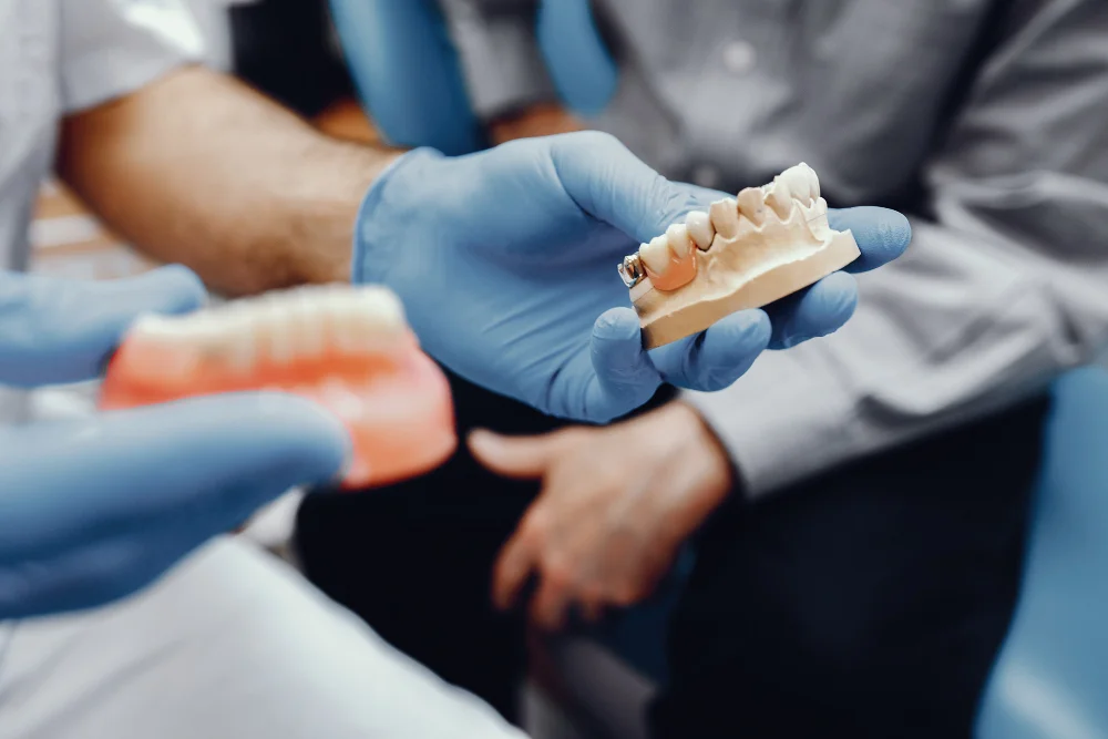 Substituir os dentes: Quais os métodos no dentista? 2 protese dentes
