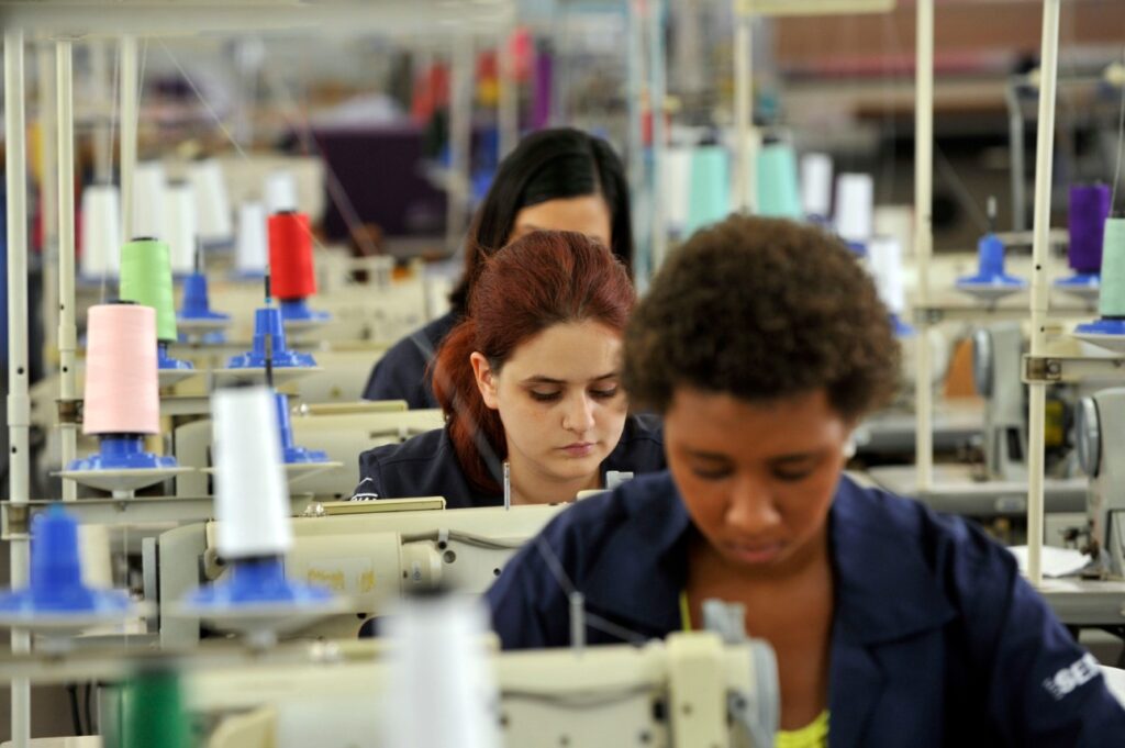 Reformas e Avanços no Ensino Médio: O Papel do MEC na Transformação da Educação Brasileira 2 Novas Oportunidades de Aprendizagem: Ensino Técnico e Profissionalizante